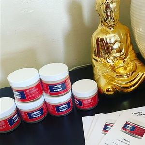 HAND & BODY RESTORE CREAM
Nutrient-rich, smoothing